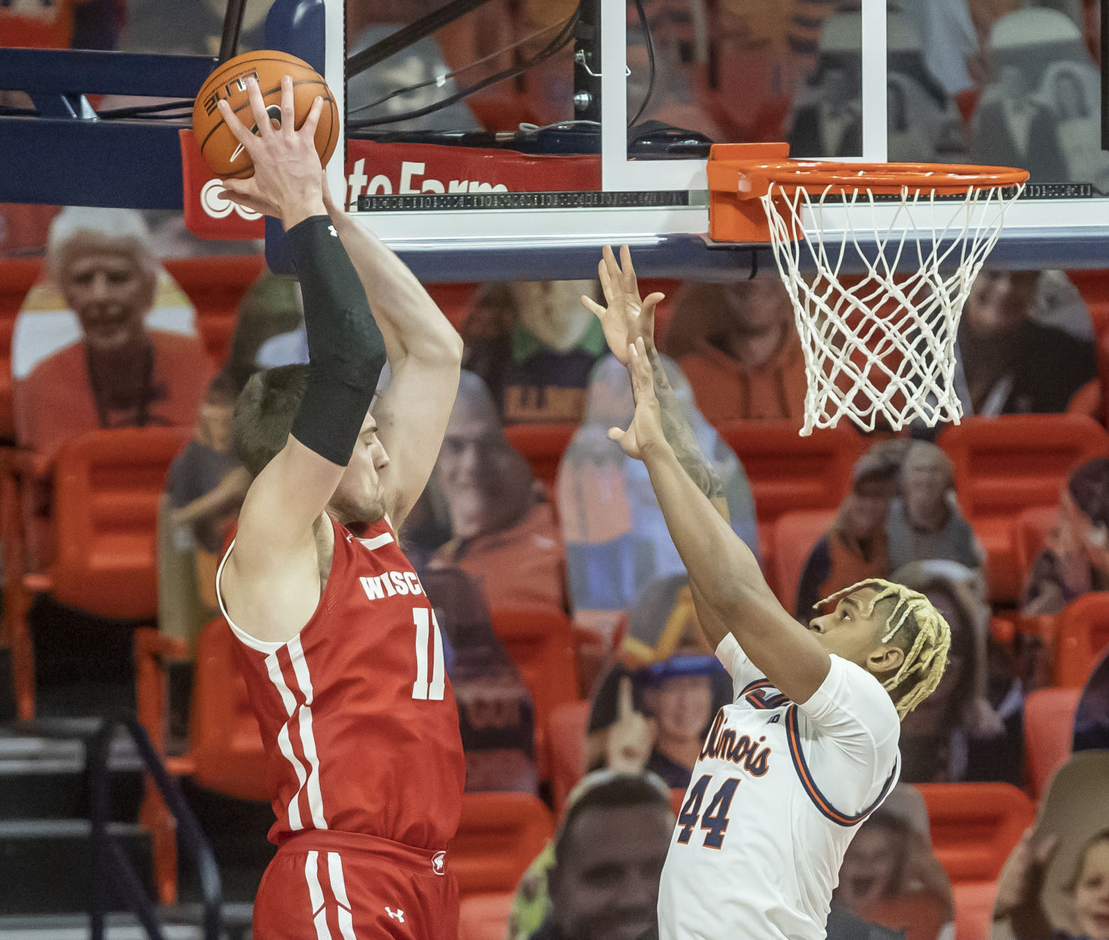 Illinois 75, UW 60